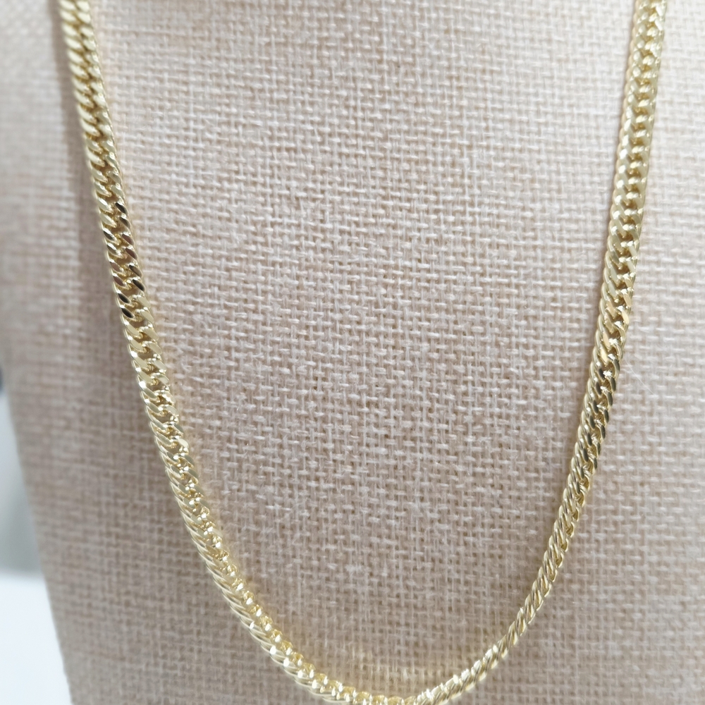 Elegant Gold Chain Necklace